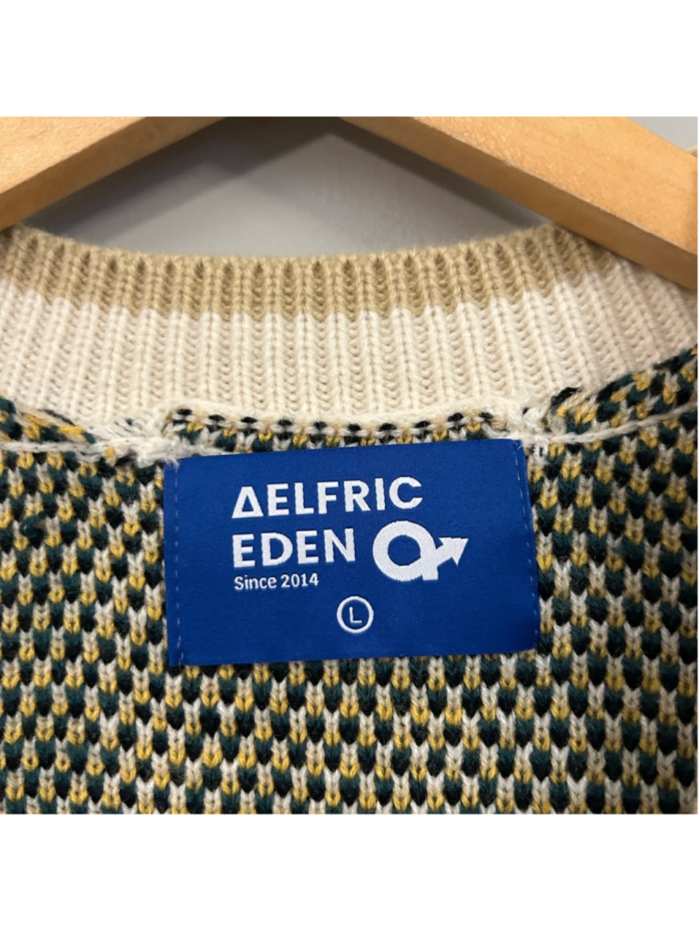 Aelfric Eden Cream Knit Floral Vest with Yellow and Green Motif Large - Picture 2 of 7